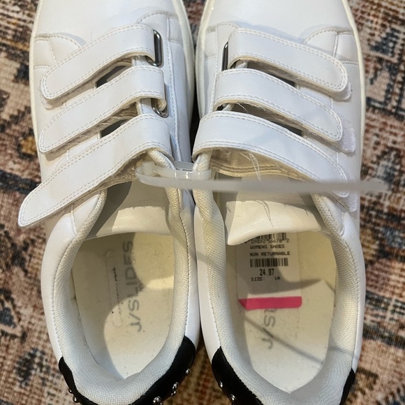 J/Slides | Gerri Studded Platform Sneakers - Picture 7 of 9